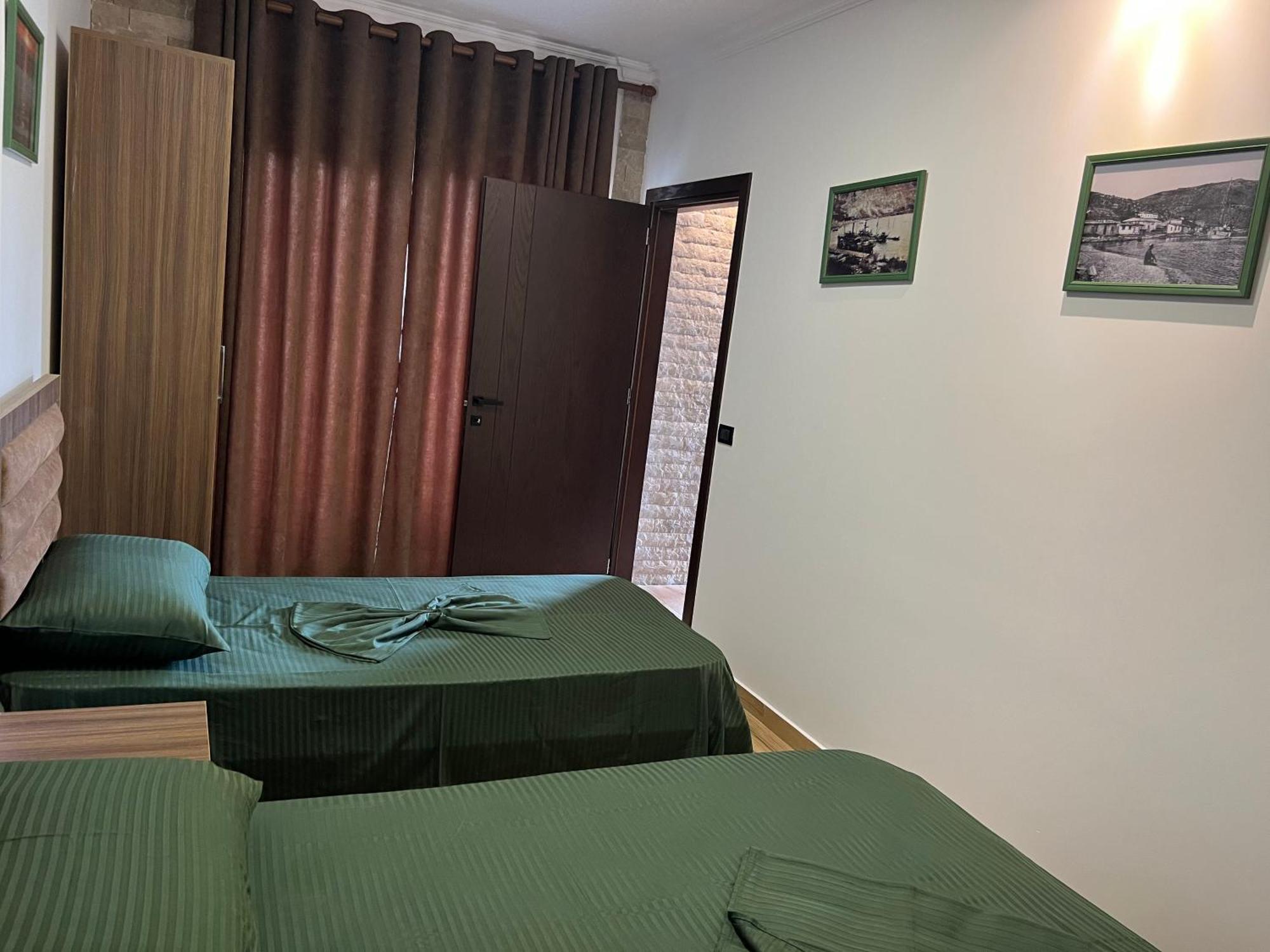Brifs Apartament *
