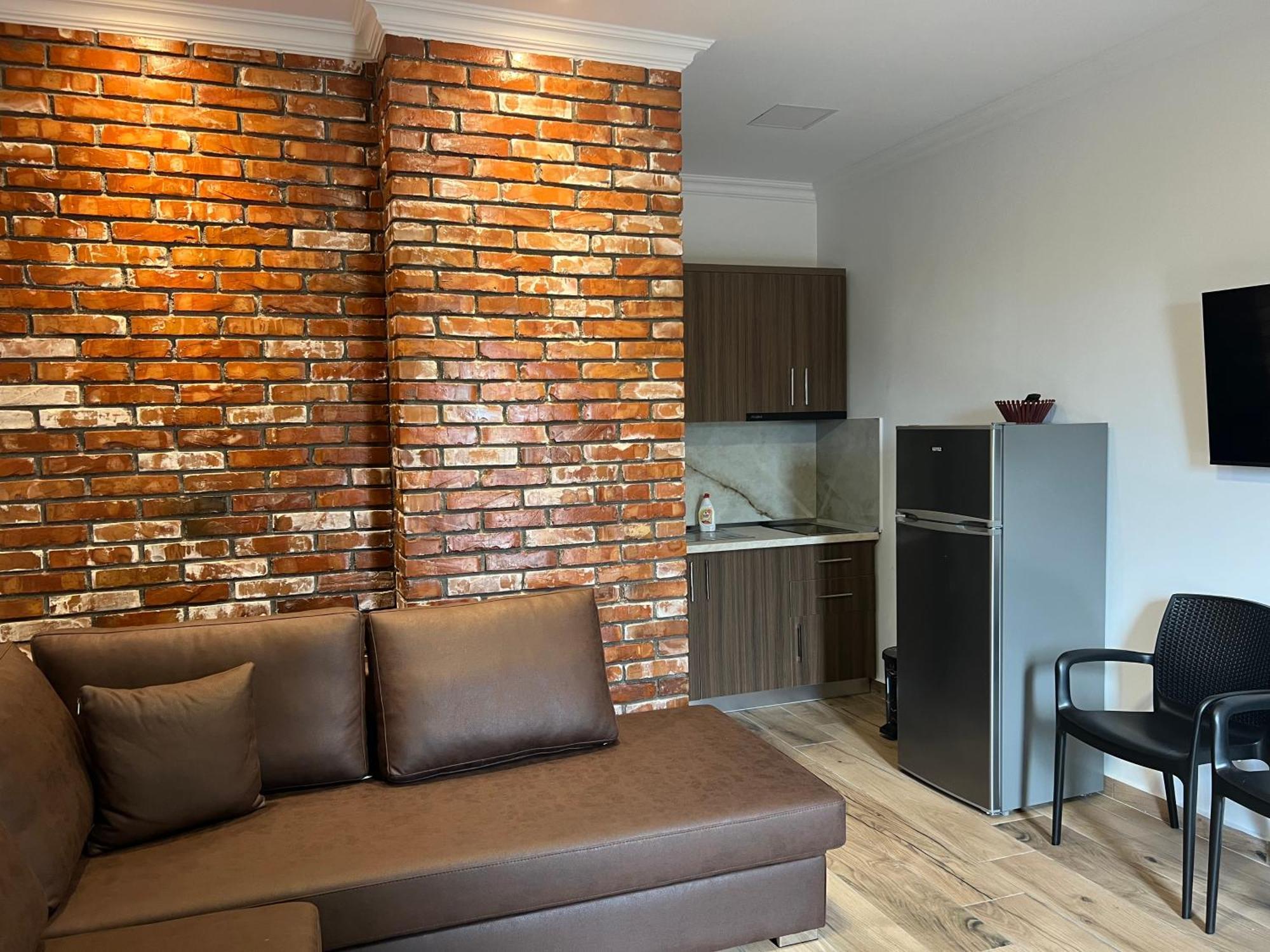 Apartment Brifs *