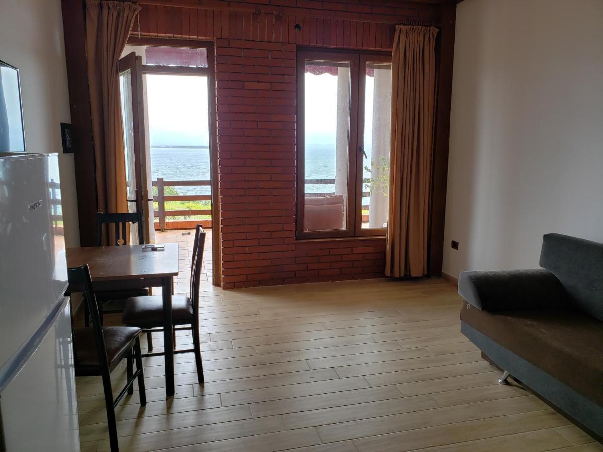 Brifs Apartament *