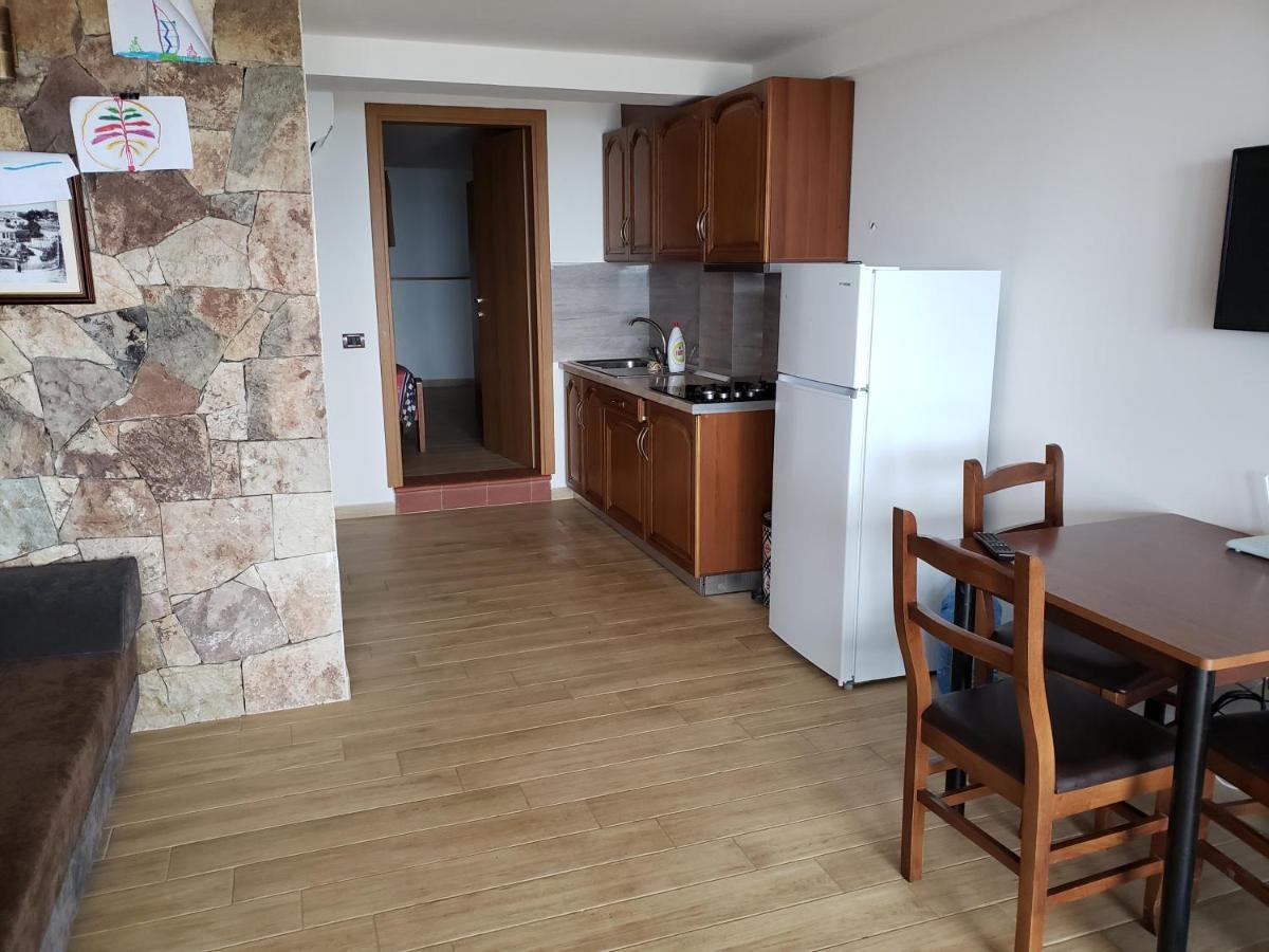 Brifs Apartment Shengjin