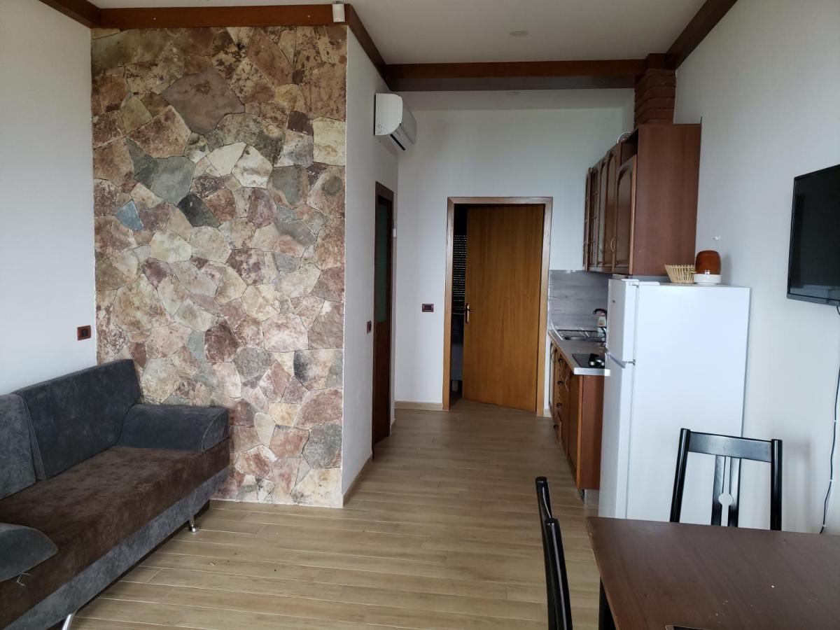 Brifs Apartament *