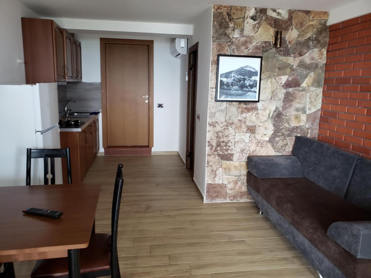 Brifs Apartament